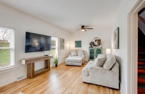 Colfax House | Fire Pit & Amazing Views! 15-Acre Colfax Farmhouse