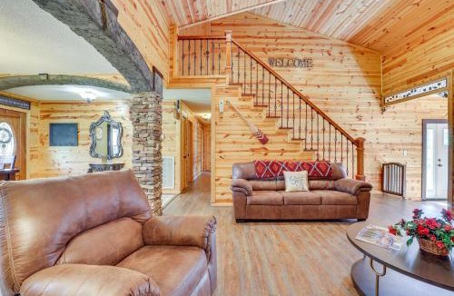 Trenton House | Fire Pit and Game Room Lakefront Escape in Trenton!