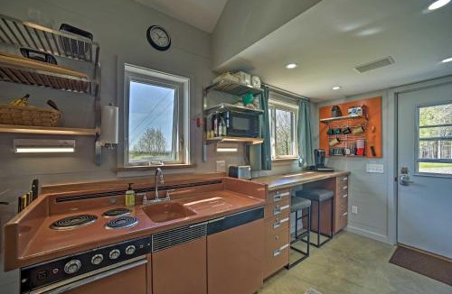 Milford Apartment | Fire Pit and Gas Grill Secluded Studio in Milford!