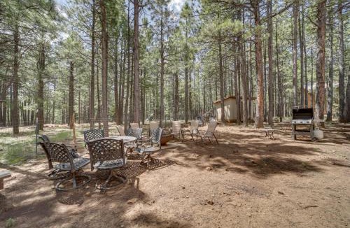 Heber House | Fire Pit and Grill Spacious Forest Lakes Chalet