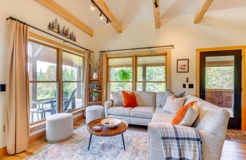 Stannard House | Fire Pit and Views Pet-Friendly Vermont Cabin