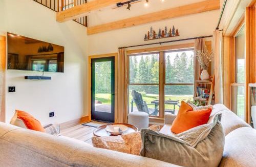 Stannard House | Fire Pit and Views Pet-Friendly Vermont Cabin