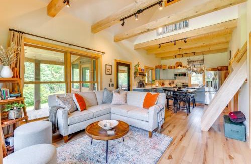 Stannard House | Fire Pit and Views Pet-Friendly Vermont Cabin