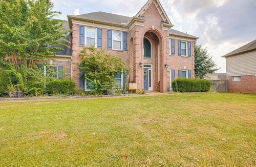 Cordova House | Fire Pit BBQ Patio Kids Playground Sleeps 12