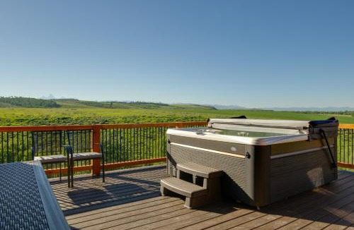 Felt House | Fire Pit, Deck + Hot Tub: Idaho Group Getaway!