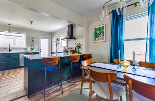 Interlaken House | Fire pit-games-fenced yard-kids & dogs welcome!