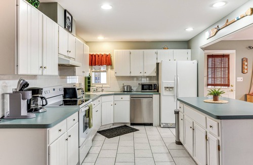 Briar Crest Woods House | Fire Pit, Gas Grill: Pet-Friendly Blakeslee Home!