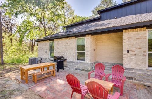 Gun Barrel City House | Fire Pit + Grill: Lakeside Gun Barrel City Home!