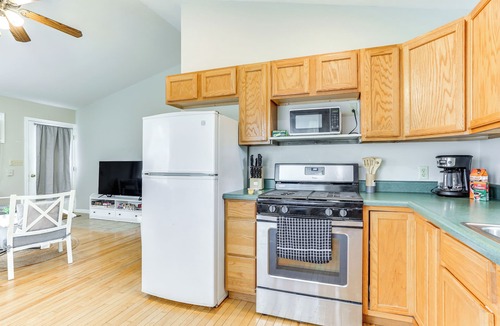 Dingmans Ferry House | Fire Pit & Grill: Remote Escape in Dingmans Ferry!