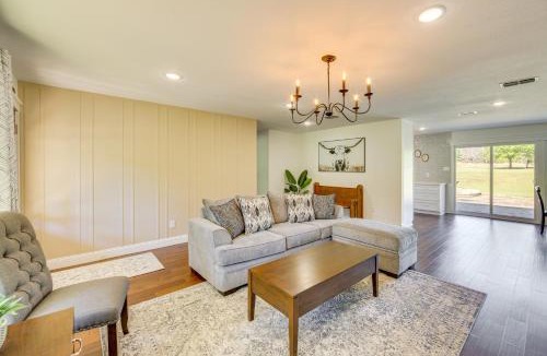 Tyler House | Fire Pit & Grill: Tyler Home on 5 Acres!