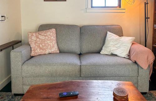 Castroville House | Fire Pit & Hill Country Views! Castroville Cottage