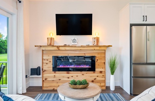 Canandaigua House | Fire Pit | Hot Tub | Sauna| Near Wineries | Sleeps 4