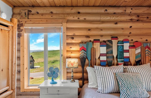 Garden City Cabin | Fire Pit, Lakeview, Hot Tub, 2 Decks & Living Rms
