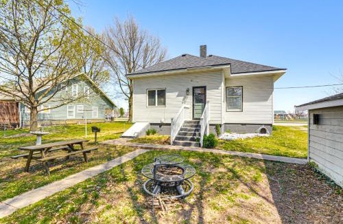 Mount Vernon House | Fire Pit Pet-Friendly Mt Vernon Gem!