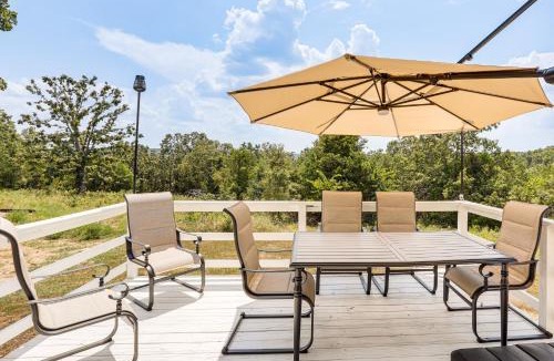 Hardy House | Fire Pit Retreat Near Spring River