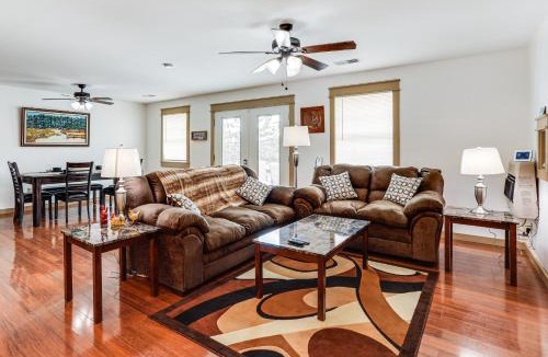 Hardy House | Fire Pit Retreat Near Spring River