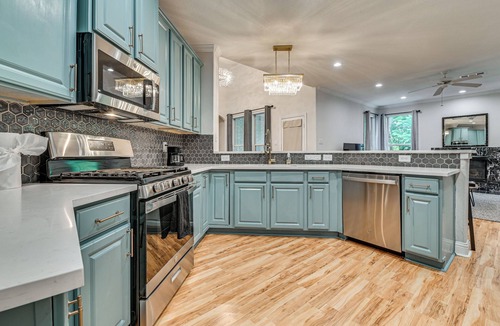 Las Colinas House | Fire Pit + Spacious Yard: Irving Family Home