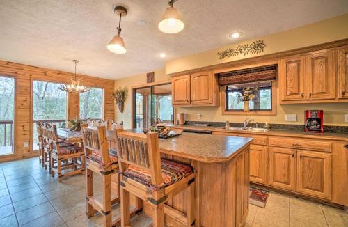 Golden House | Fire Pit + Views: Family Cabin on Table Rock Lake