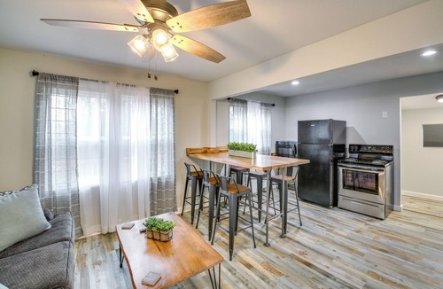 Pearcy Cabin | Fire Pit & Wraparound Deck: Royal Cabin Near Lakes