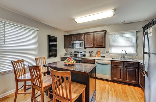 Midway House | Fire Pit + Yard: Peaceful Bluegrass Escape!