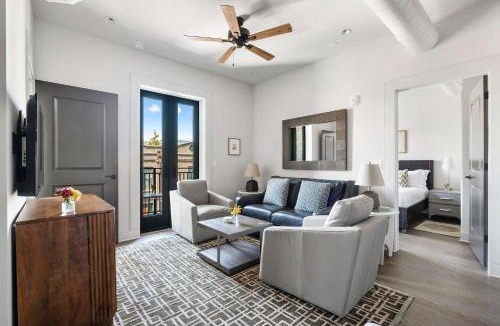 Cannonborough Elliotborough House | Fire Tower Luxe 2BR KingSuites & Private Balcony