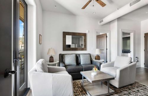 Cannonborough Elliotborough House | Fire Tower Luxe 2BR KingSuites & Private Balcony