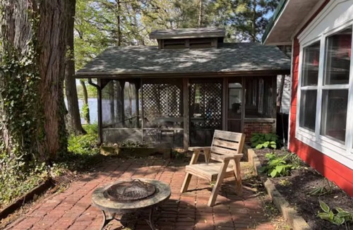 Monticello Cottage | Firefly at Lake Shafer