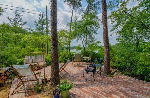 Samantha House | Firefly Lake House
