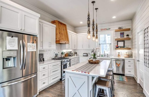 Eufaula House | Firefly Park Home with Private Hot Tub!