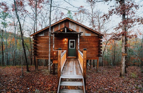 Mid America Cabin | Firefly Treehouse - Starlight Haven