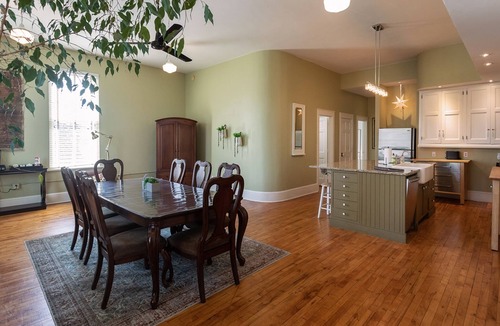 Elizabethtown Apartment | Firehouse Library Apartment