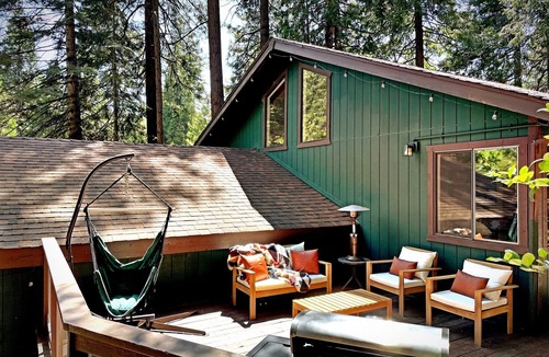 Pollock Pines Cabin | FirePit~Horseshoes~King Beds~Near Lake, Wine, Snow