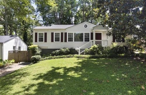 Sylvan Hills House | Firepit + Private Yard Walk to Perkerson Park