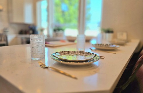 Post Falls House | Fireplace, EV Charger, Parking, Quiet