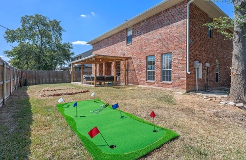 Southern Plantation House | Fireplace - Kitchen - Game Room - Popcorn Bar