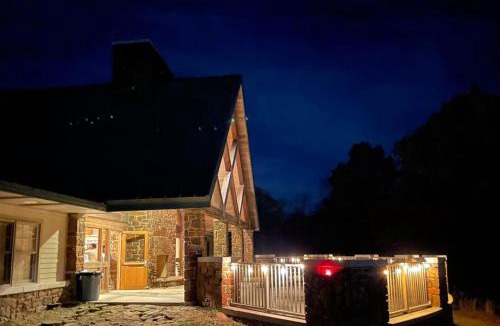 Cecil House | Fireside Lodge at Lost Trails