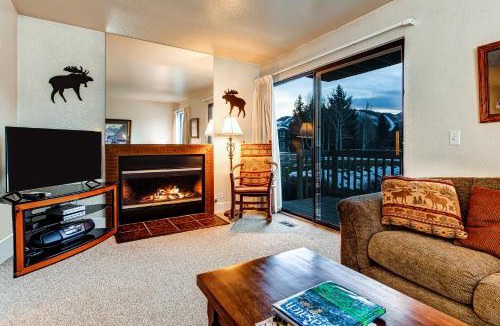 Park Meadows House | Fireside Retreat