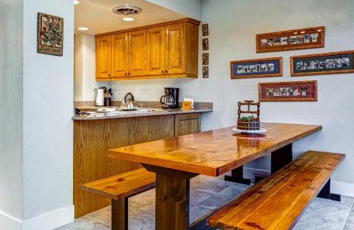 Park Meadows House | Fireside Retreat