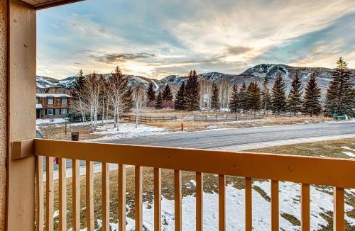 Park Meadows House | Fireside Retreat