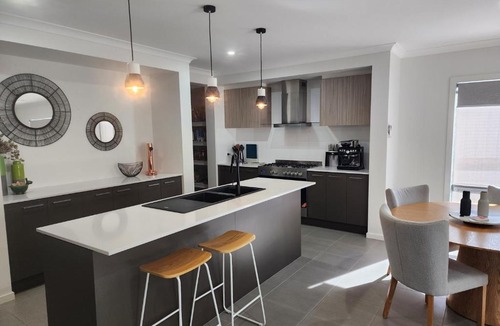 Leneva House | FIRMSTONE STAY