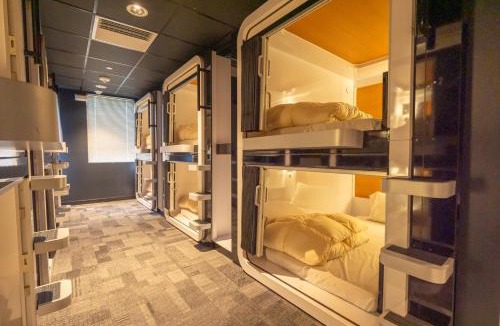 Waikiki Hotel | First Cabin International Hawaii