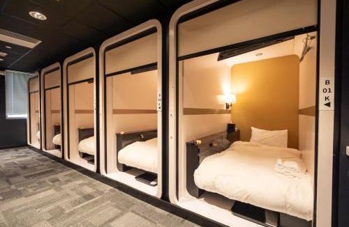 Waikiki Hotel | First Cabin International Hawaii