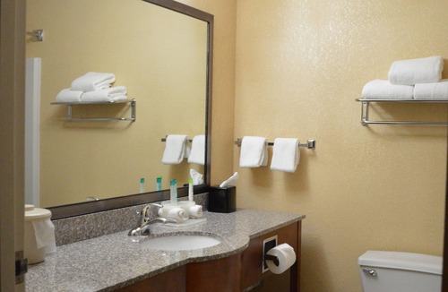 Green River Hotel | First Choice Inns at the Swell