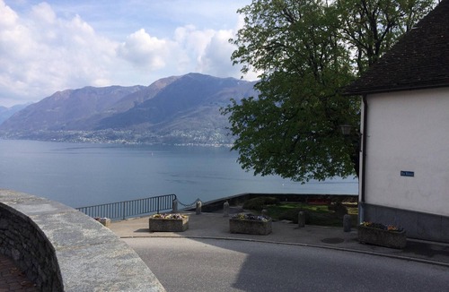 Ronco sopra Ascona Apartment | First class apartment with large terrace, panoramic view and swimming pool