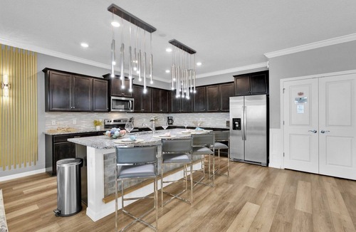 Bay Lake House | First Class Designer Home - Sleeps 27- Fab Games Room - Close to Disney