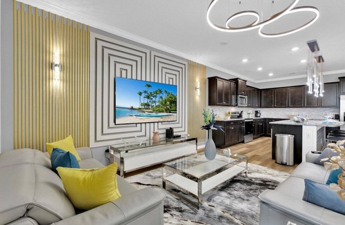 Bay Lake House | First Class Designer Home - Sleeps 27- Fab Games Room - Close to Disney