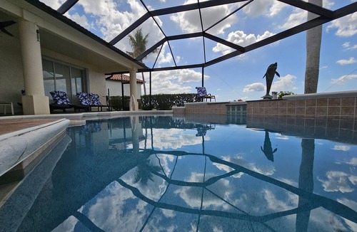 Eight Lakes Villa | First class location by Lake Britannia with direct gulf access