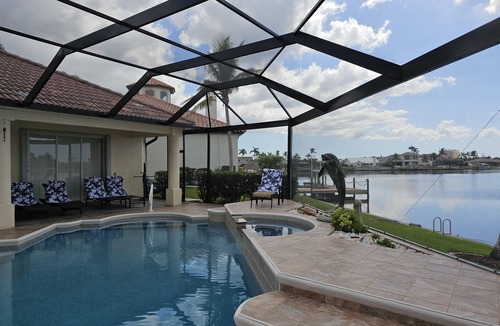 Eight Lakes Villa | First class location by Lake Britannia with direct gulf access