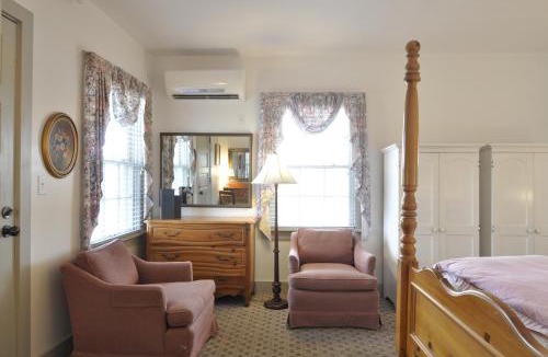 Nags Head Hotel | First Colony Inn