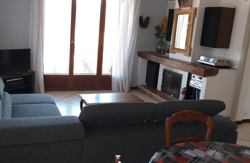 Salindres House | First-floor apartment in a detached house